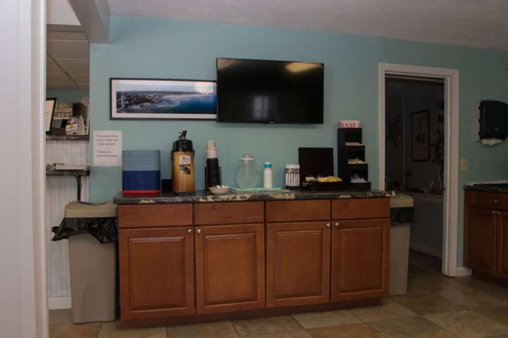 Breakfast/Coffee Service 147 of 167