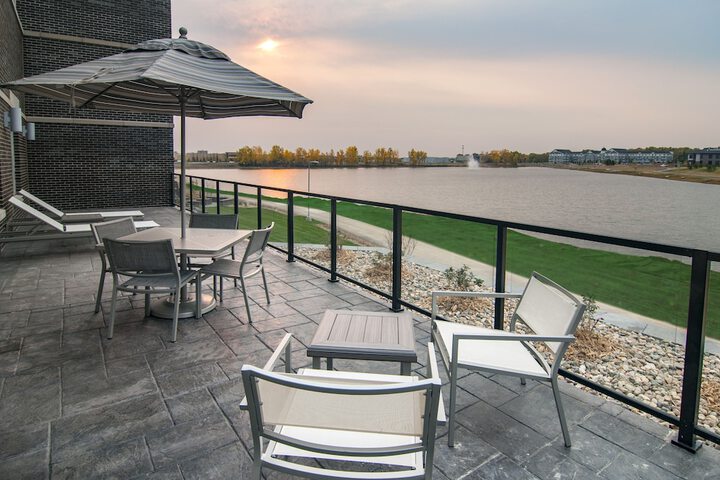 Sundeck 21 of 22