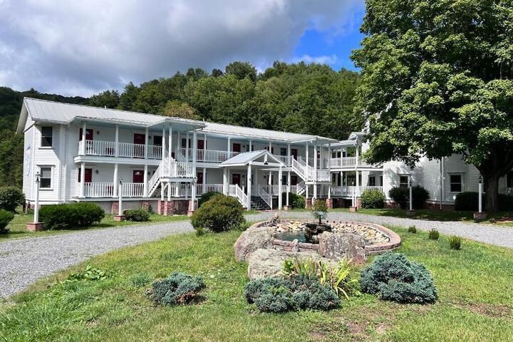 Mountain Quest Inn