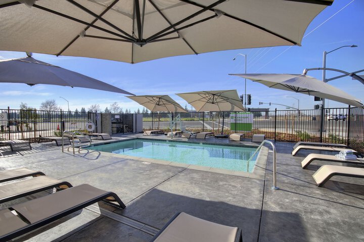 Pool 9 of 51
