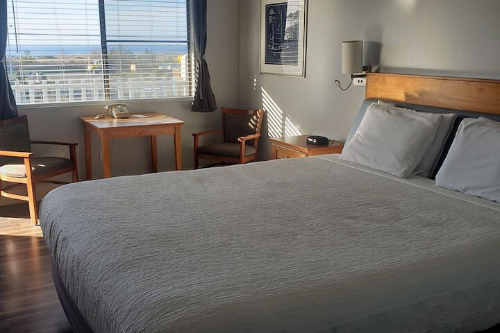 Room 35 of 46