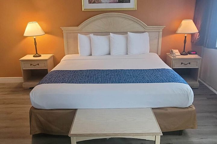Room 9 of 22