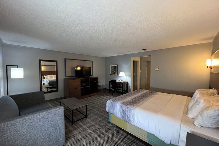 Room 13 of 36
