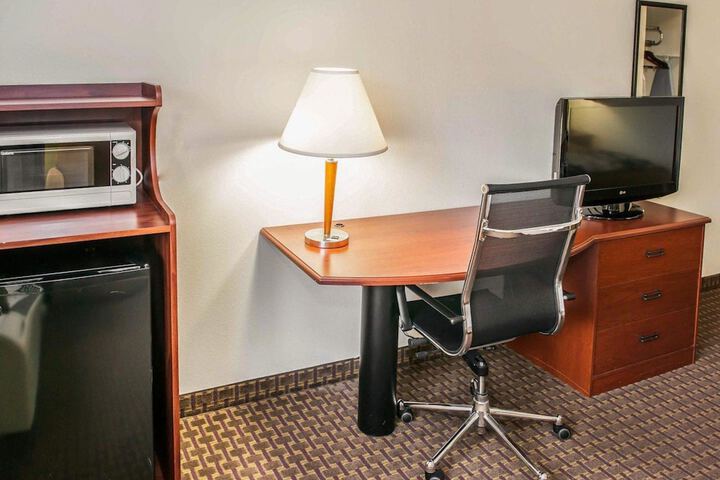 Room 18 of 48