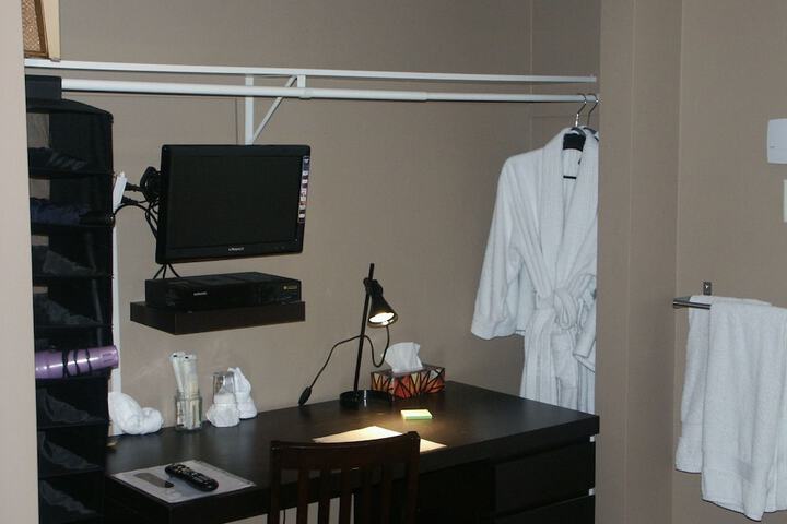 Room 32 of 40