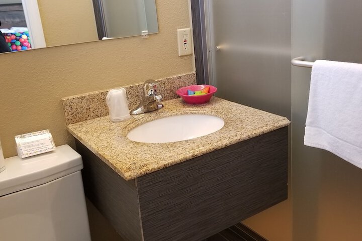 Room 18 of 32