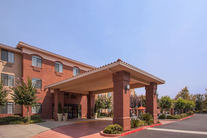 Hotel 5 of 63