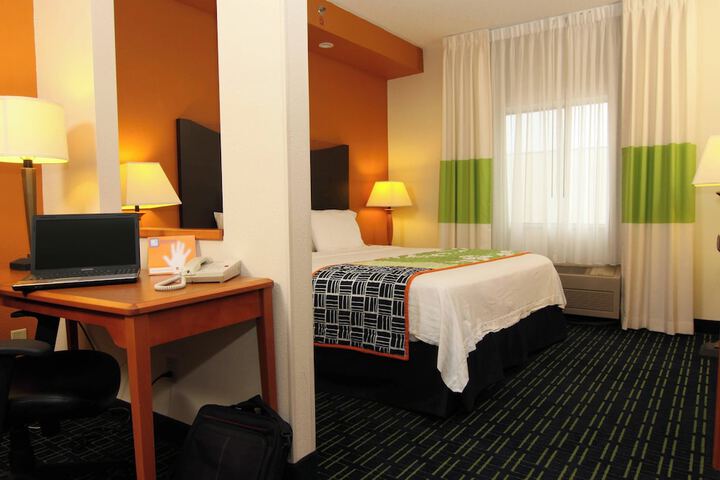 Room 15 of 26