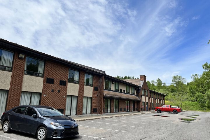 Hotel 3 of 71