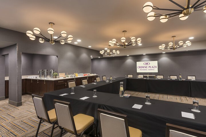 Crowne Plaza Providence-Warwick Airport by IHG