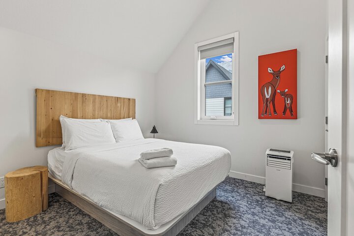 Room 52 of 60