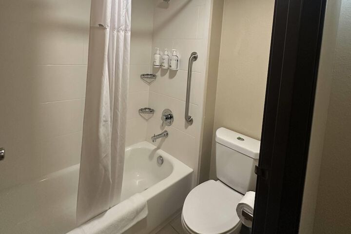 Wingate by Wyndham Pittsburgh / West Mifflin