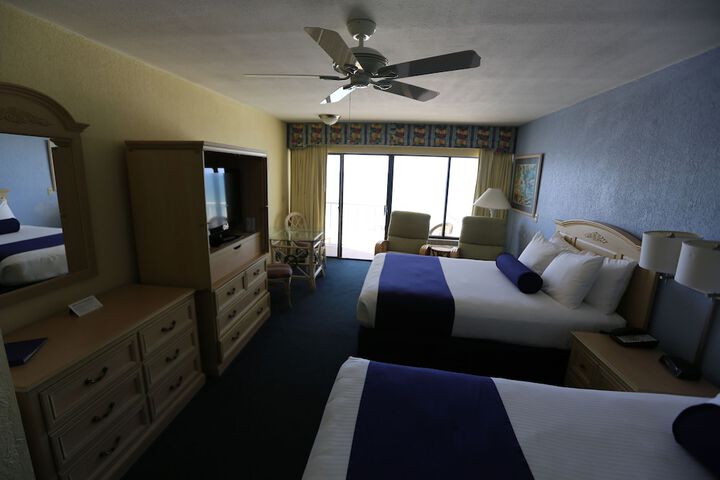 Shoreline Island Resort - Exclusively Adult