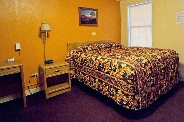 Room 24 of 27