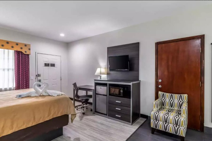 Quality Inn & Suites Canton