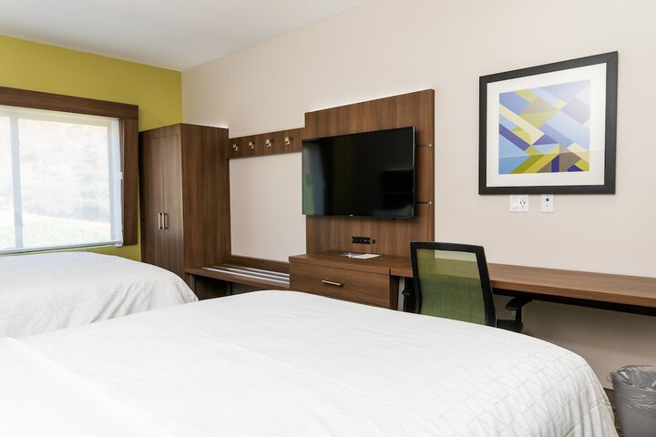 Holiday Inn Express & Suites Lubbock Central - Univ Area by IHG