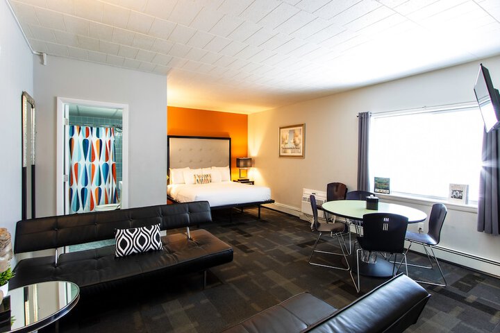 Room 15 of 49