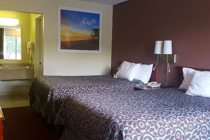 Room 20 of 28