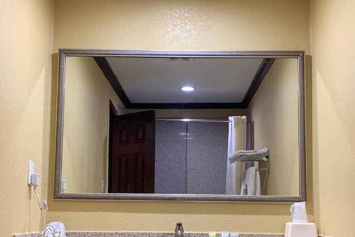 Room 14 of 21