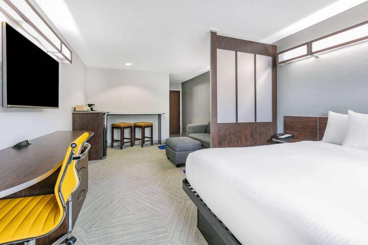 Room 22 of 32