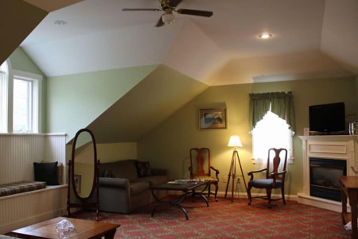 Room 17 of 46