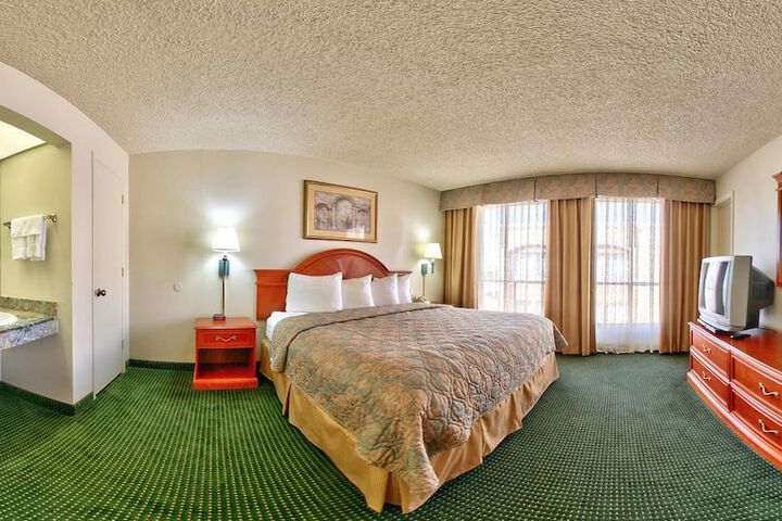 Room 16 of 33