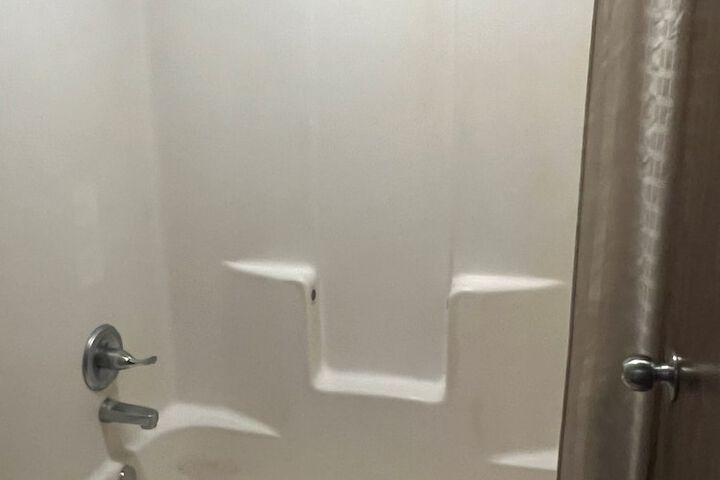 Room 10 of 14