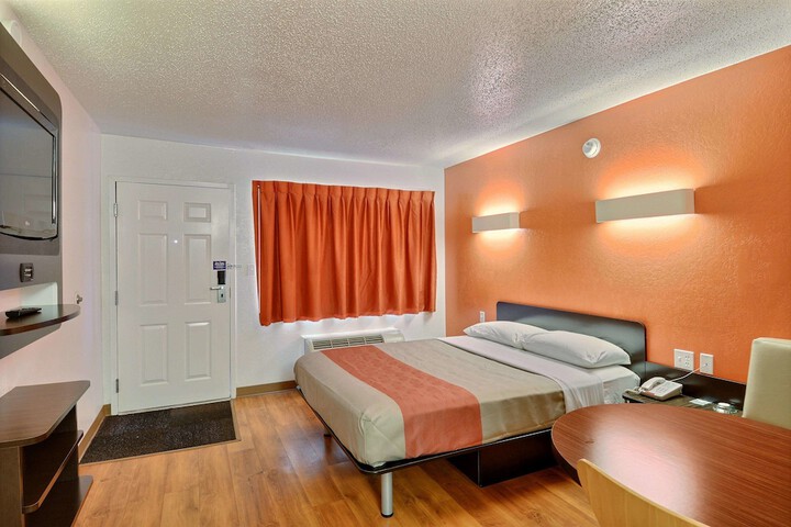Room 23 of 30