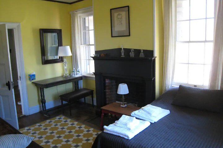 Higganum House B & B