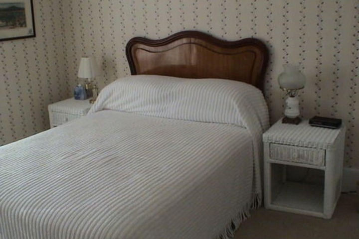 Room 9 of 13
