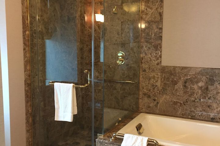 Room 30 of 165
