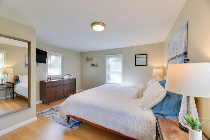 Walk to Parks & Dining: Cozy Canandaigua Home!
