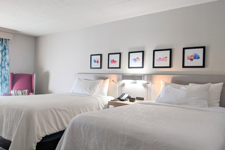 Room 32 of 79