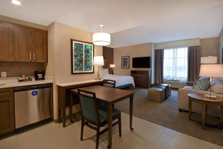 Homewood Suites by Hilton Orlando at Flamingo Crossings