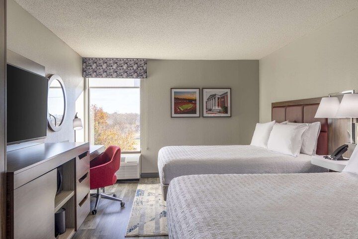 Room 17 of 37
