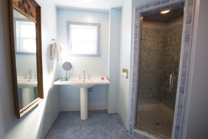 Room 182 of 461