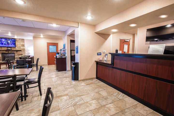 Cobblestone Inn & Suites – Big Lake
