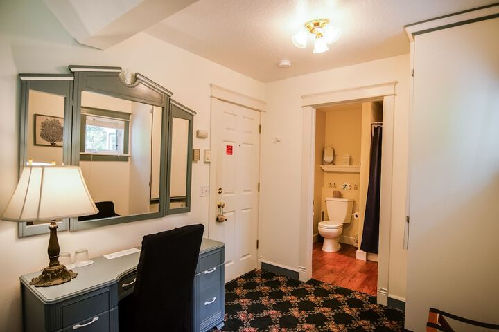 Room 55 of 144