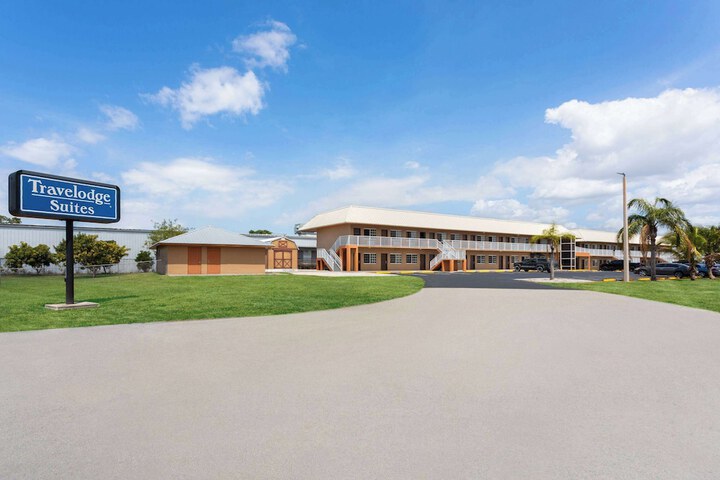 Travelodge Suites by Wyndham Lake Okeechobee