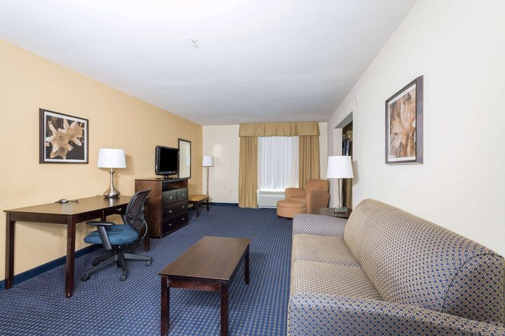 Room 19 of 34