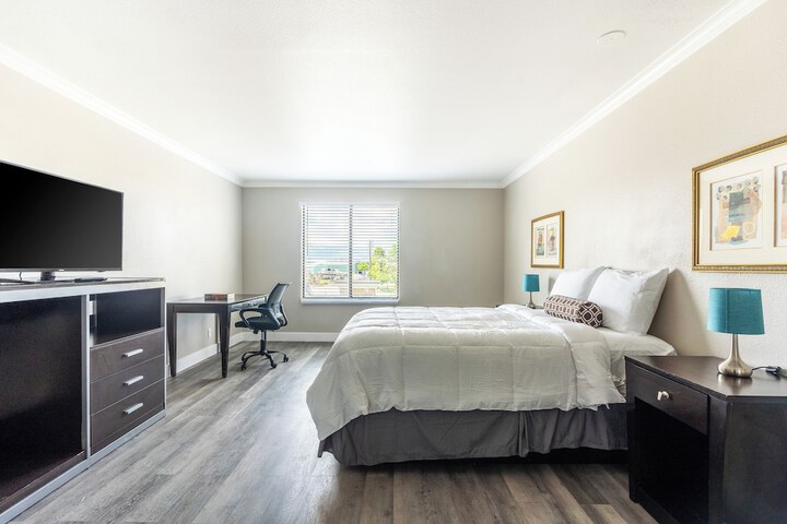 Room 44 of 82