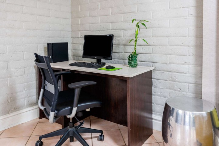 Business Center 29 of 29