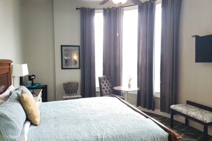 Room 21 of 32