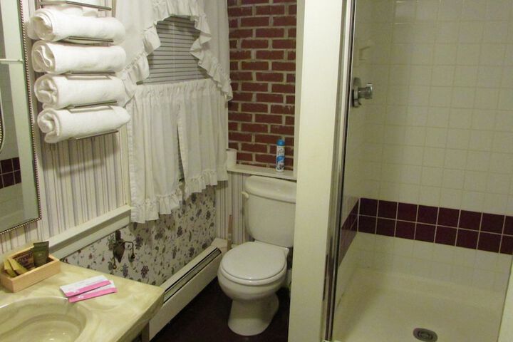 Center Lovell Inn