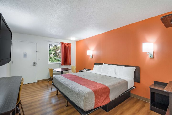Room 20 of 35