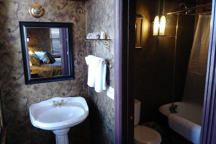 Room 22 of 60