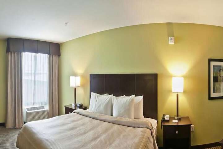 Room 13 of 34