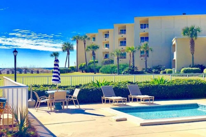 Hotel Exterior 93 of 97