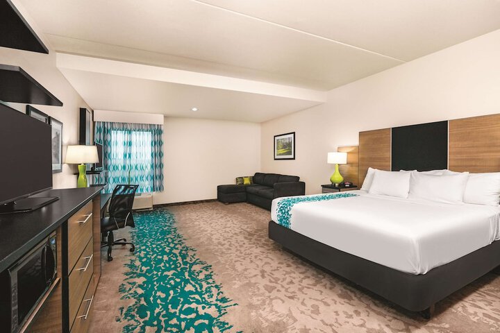 La Quinta Inn & Suites by Wyndham Cleveland near Lee Univ
