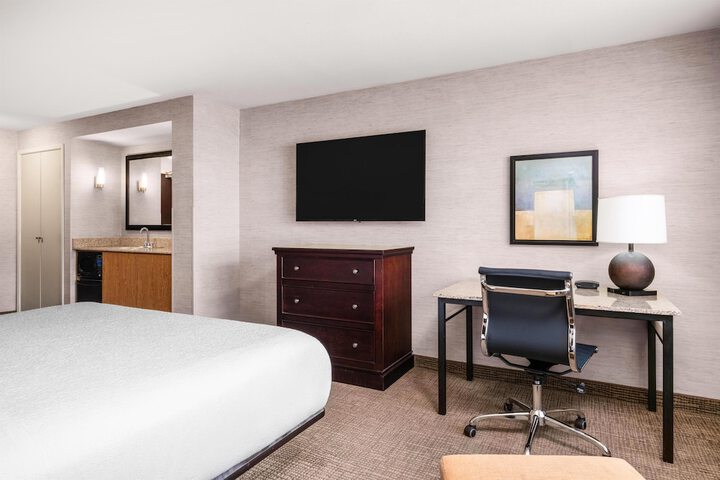 Eastgate Hotel BW Signature Collection